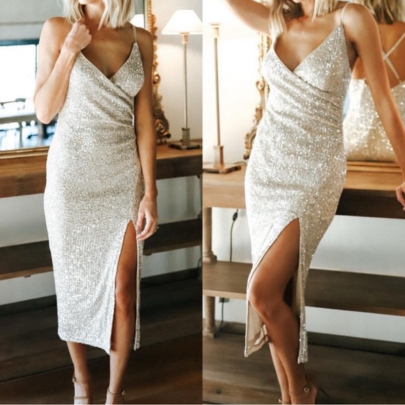 BACHELORETTE / RECEPTION DRESS - Picture 1 of 6